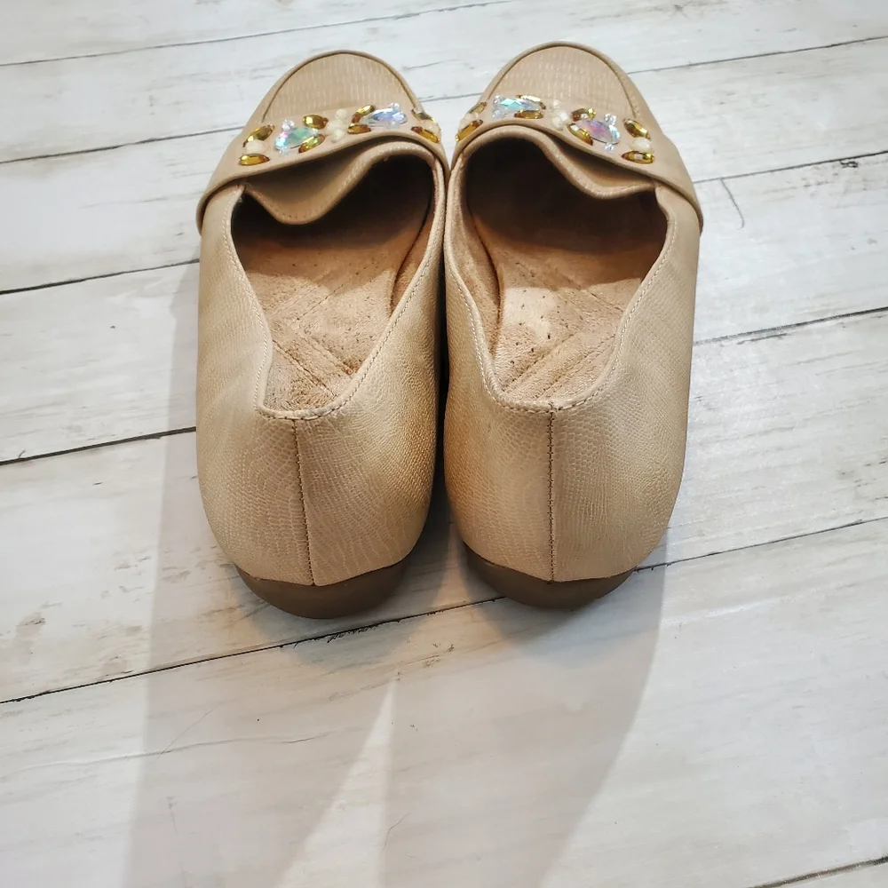 Naturalizer embellised jeweled